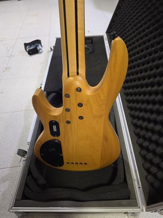 Bajo ESP LTD B-205 SM 5 cuerdas