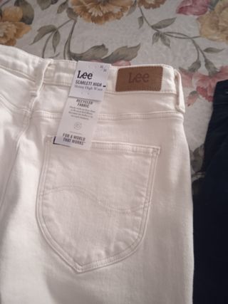 Pantalones Lee