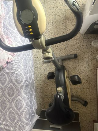 Bicicleta estática ejercicio