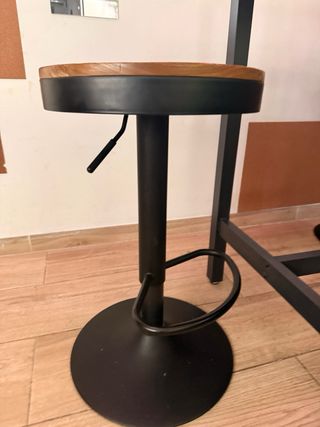 4 taburetes de acero industrial y madera regulable
