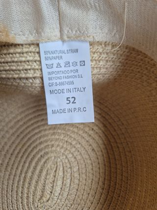 2 cappelli per bambini - beige e bianco