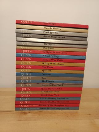 Colección libros un CD's de Queen
