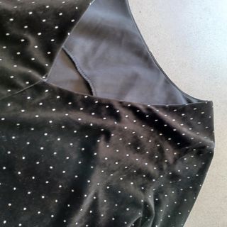 Vestido terciopelo negro Inside
