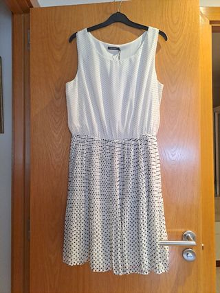 Vestido blanco lunares - Talla  44 . 
Nuevo 