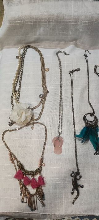 Collares dorados, plateados, metalicos de coco etc