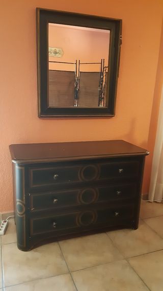 Cómoda de madera pintada, 3 cajones + espejo 