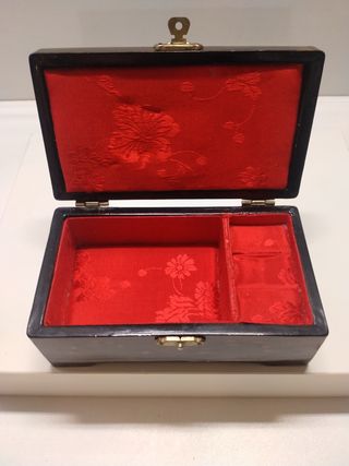 Joyero japonés antiguo
