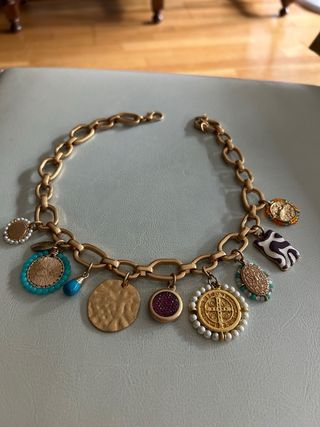 Collar dorado ZARA