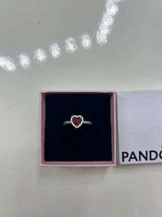 Anello Pandora cuore rosso