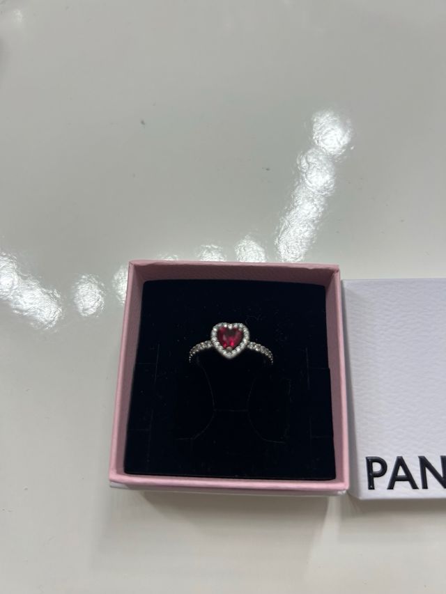 Anello Pandora cuore rosso