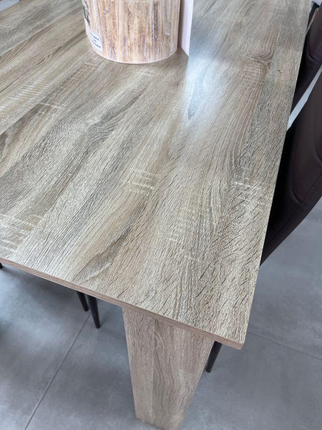 Tavolo da pranzo/cucina con 4 sedie