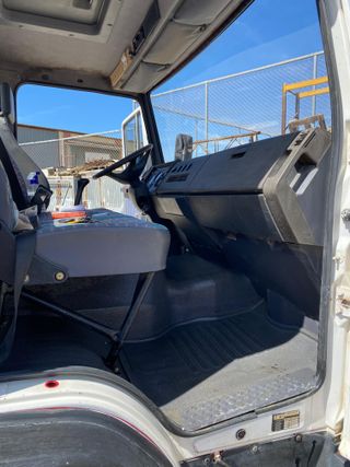 CAMIÓN GRÚA MERCEDES BENZ