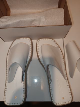 Sandalias Bonateks blancas, talla 38