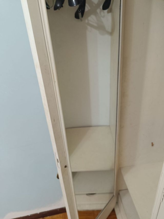 Conjunto de cabecero, armario y cómoda