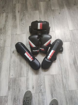 Equip. Carate Fujimae: Guantes, etc.