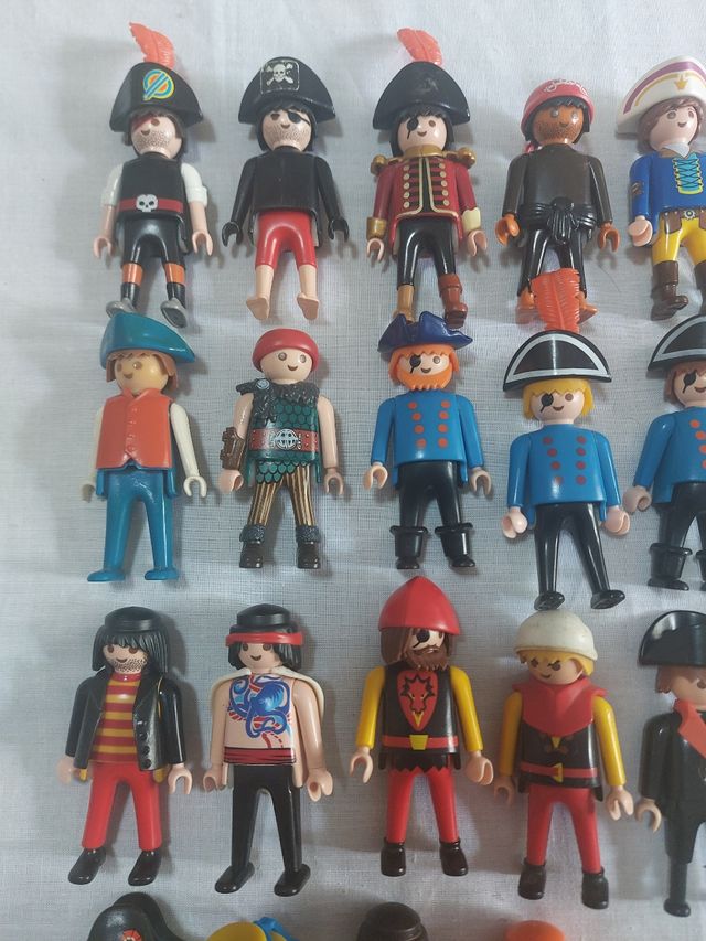 25 figuras Playmobil piratas 2 € unidad