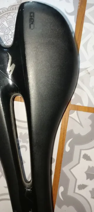 Sillín bici Specialized Toupe 143.