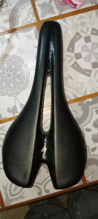 Sillín bici Specialized Toupe 143.