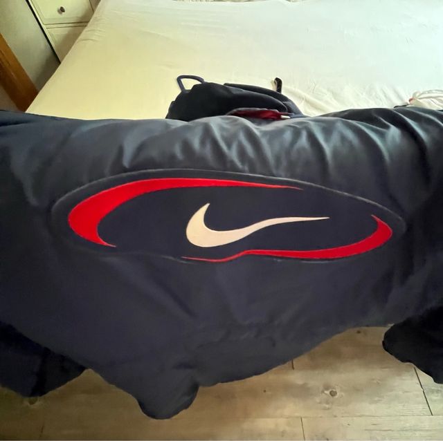 Chaquetón/ parca  Nike azul y roja