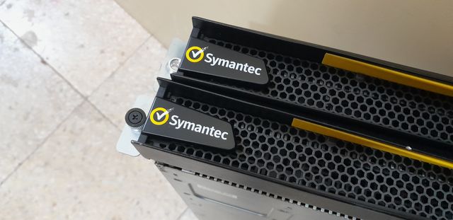 2x Symantec S400 - Servidores