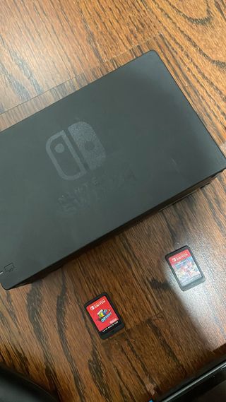 Nintendo Switch + 2 juegos + funda