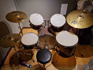 Batteria acustica Oyster + piatti Meinl