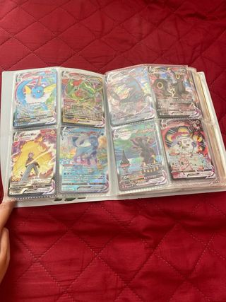 Álbum con cartas Pokemon Brillantes