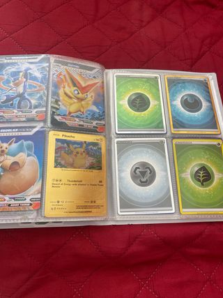 Álbum con cartas Pokemon Brillantes