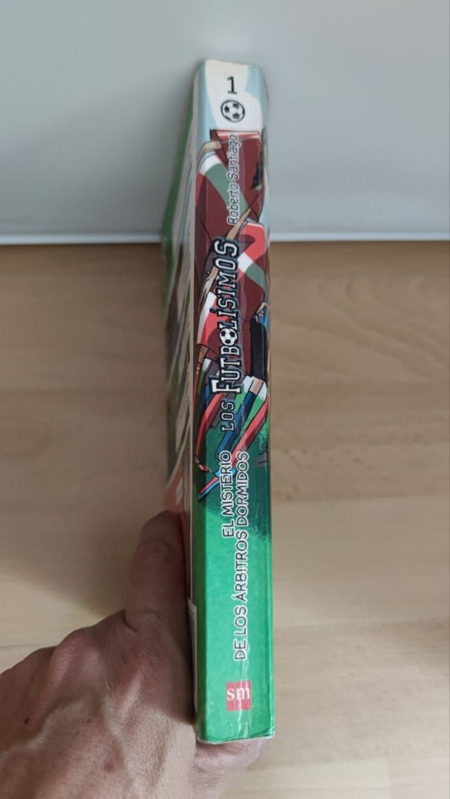 Los Futbolísimos 1: El misterio de los árbitros...