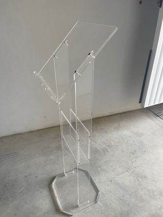 Atril acrílico transparente