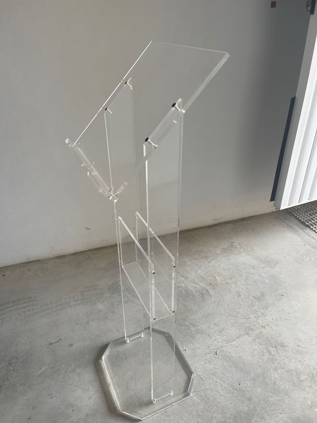 Atril acrílico transparente