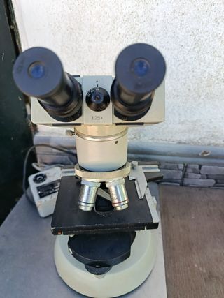 Microscopio Will Wetzlar antiguo