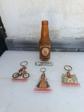 Lote Cerveza Cruzcampo: Mini botella & Llaveros