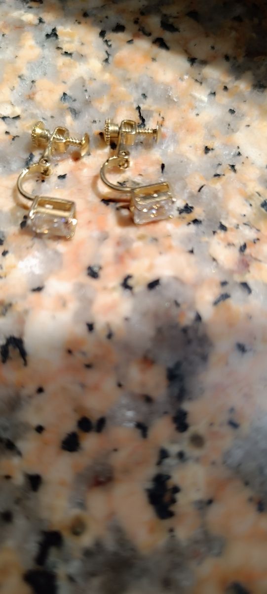 Pendientes dorados con circonitas  Chapado de oro