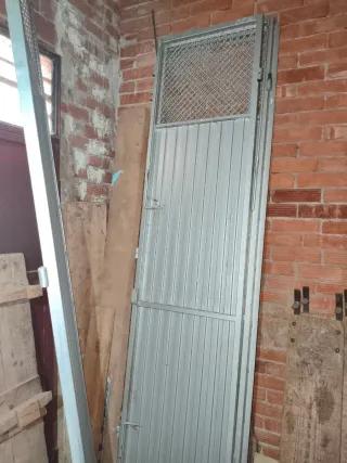 Puerta hierro 4 hojas