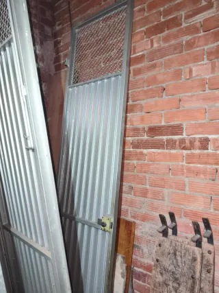 Puerta hierro 4 hojas