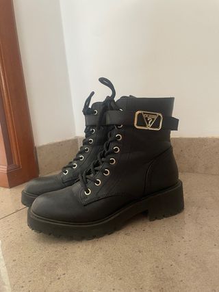 Botines GUESS negros
