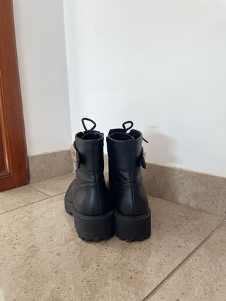 Botines GUESS negros