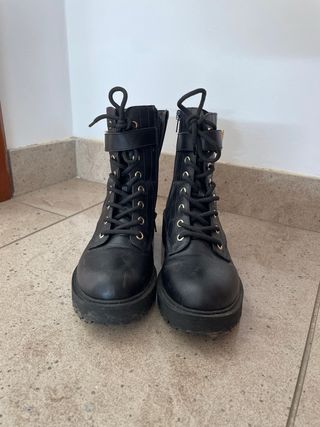 Botines GUESS negros