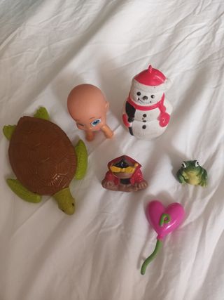 6 Figuras Variadas: Bebé, muñeco nieve, etc.