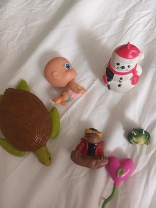 6 Figuras Variadas: Bebé, muñeco nieve, etc.