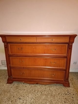 Cómoda madera maciza clásica