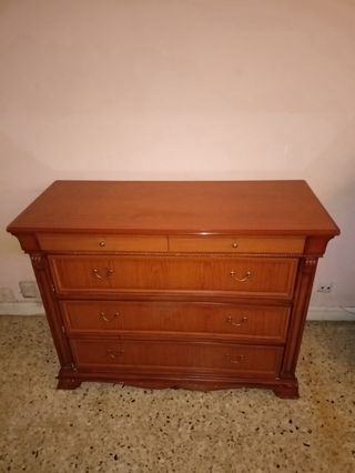 Cómoda madera maciza clásica