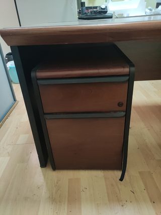 Mesa escritorio madera oscura