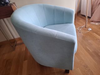 Sillón turquesa de tela