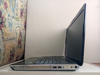 PORTÁTIL HP, i5,17 PULG. HDMI, WIFI,WEBCAM.