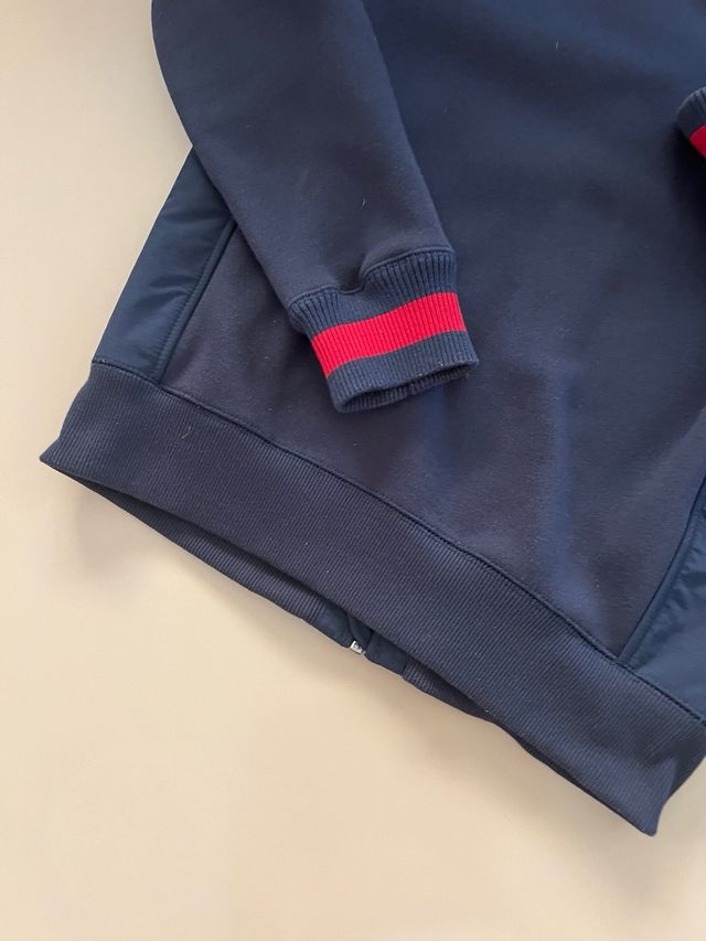 Chaqueta Tommy Hilfiger azul marino. Exclusiva