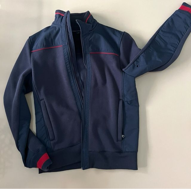 Chaqueta Tommy Hilfiger azul marino. Exclusiva