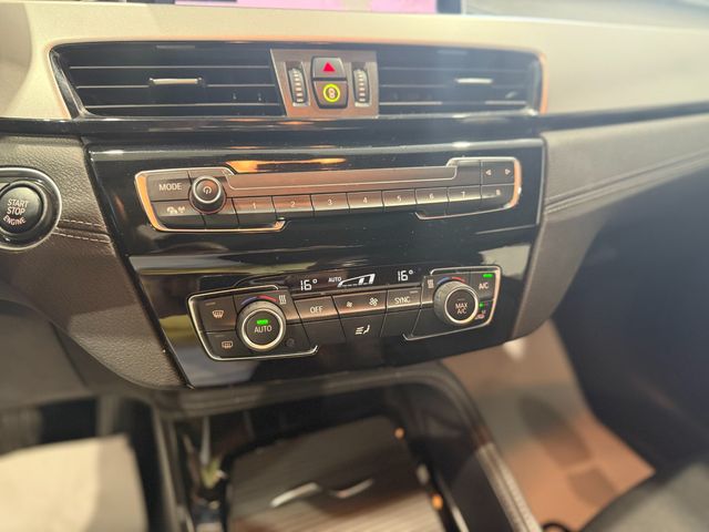 BMW X2 sDrive18d Business Auto
