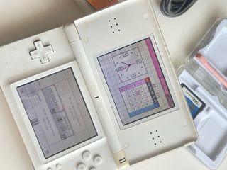 Nintendo DS blanca + Brain Training